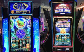 Jadwal turnamen harian dan mingguan menampilkan berbagai game slot seperti Mahjong Ways dan Fortune Tiger.